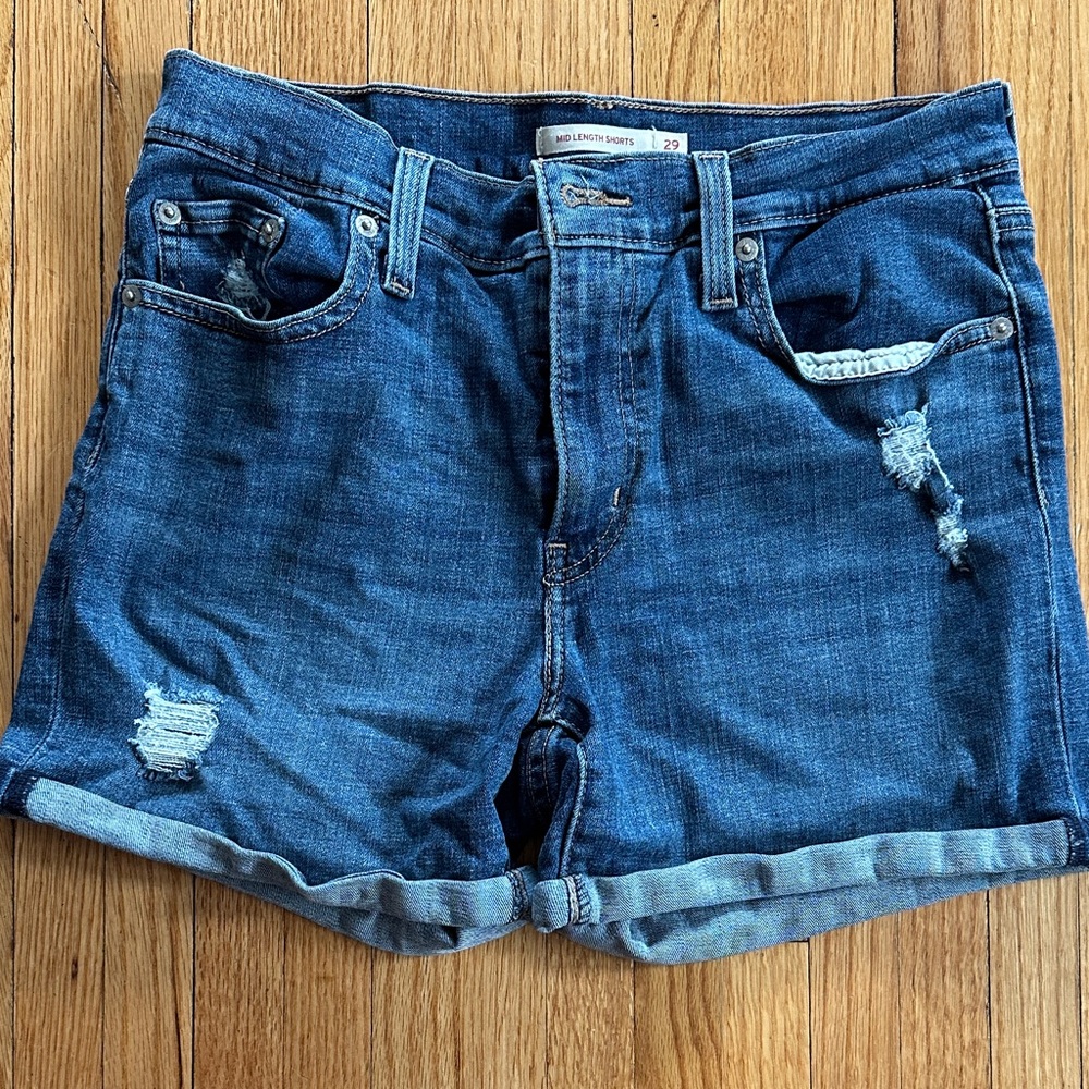 Two Pairs Levi’s Denim Mid-Length Shorts | 29 - Picture 8 of 11